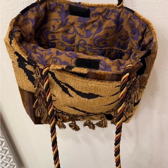 Tan and Black Women's Bag - Picture 4 of 7